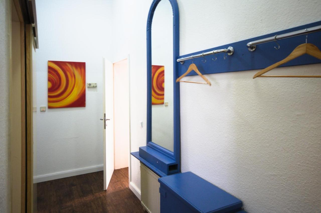 Altbauwohnung Mit 3 Baedern Berlin Luaran gambar